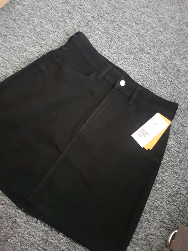 tag black H\u0026M denim skirt 